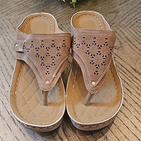 Tan wedge sandals size 40 or 9 NWOT - Picture 2 of 9